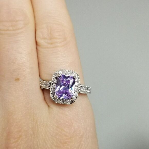 Vintage Sparkly Purple Rhinestone Ring, Silver Tone Size 9 Band, Emerald Shape - Picture 1 of 9